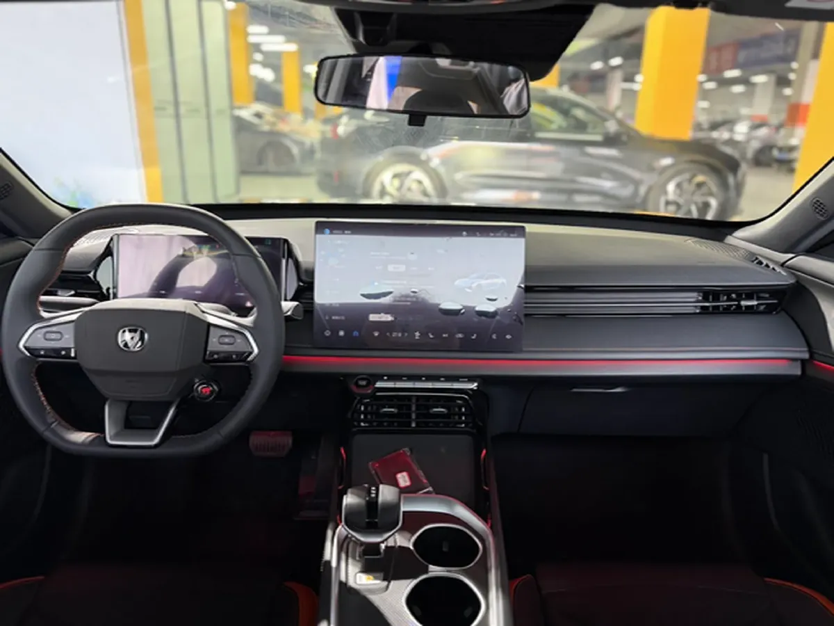 2025 ChangAn UNI-V 1.5T 192HP L4 7DCT,autocango,china used car exporter,china ev exporter,chinese used car exporter,chinese used ev exporter