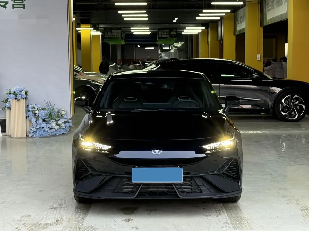 2025 ChangAn UNI-V 1.5T 192HP L4 7DCT,autocango,china used car exporter,china ev exporter,chinese used car exporter,chinese used ev exporter