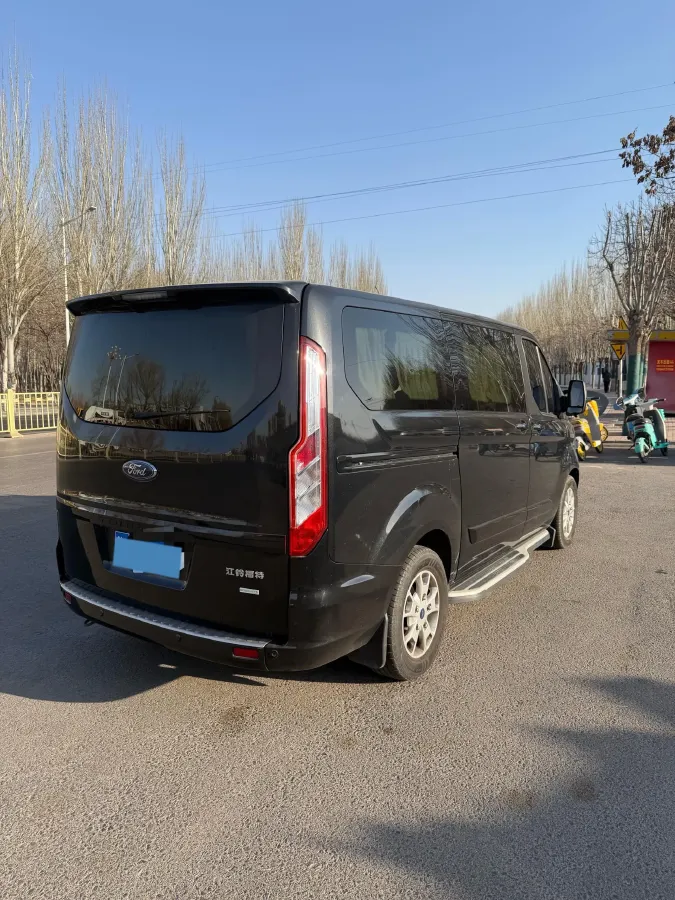 2020 Ford Tourneo 2.0T 203HP L4 6AT,autocango,china used car exporter,china ev exporter,chinese used car exporter,chinese used ev exporter