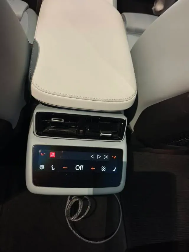 2024 Polestar 4 BEV 100KWH,autocango,china used car exporter,china ev exporter,chinese used car exporter,chinese used ev exporter