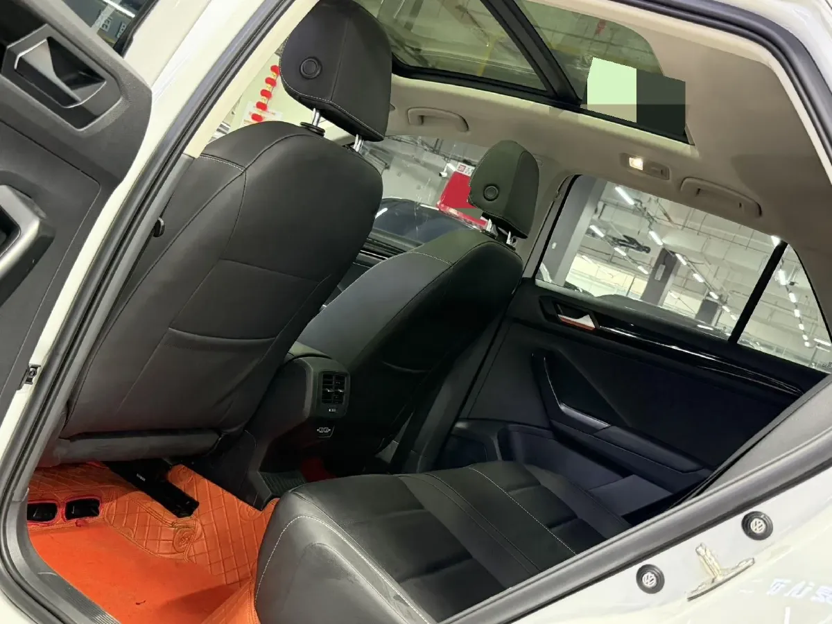 2022 Volkswagen T-Roc 1.4T 150HP L4 7DCT,autocango,china used car exporter,china ev exporter,chinese used car exporter,chinese used ev exporter