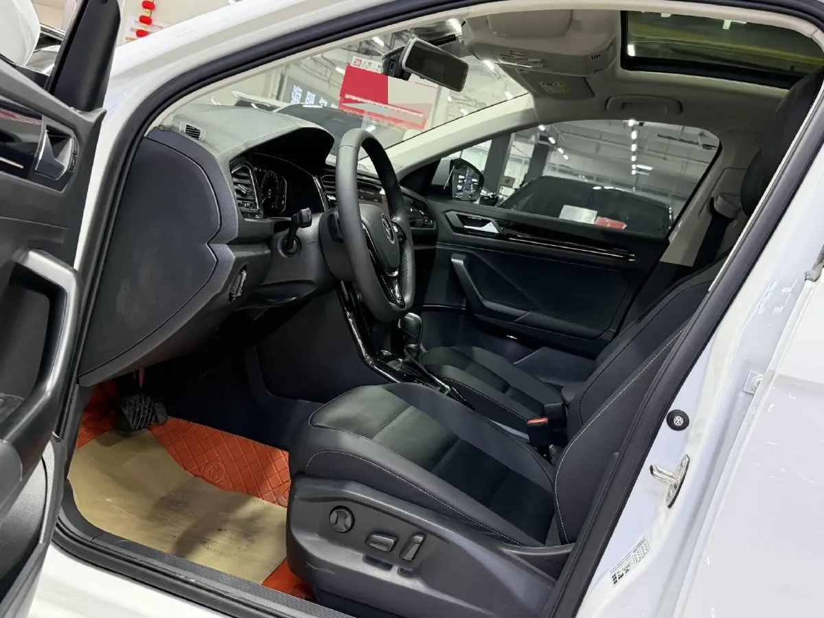 2022 Volkswagen T-Roc 1.4T 150HP L4 7DCT,autocango,china used car exporter,china ev exporter,chinese used car exporter,chinese used ev exporter