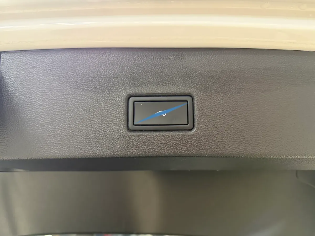 2022 Volkswagen T-Roc 1.4T 150HP L4 7DCT,autocango,china used car exporter,china ev exporter,chinese used car exporter,chinese used ev exporter