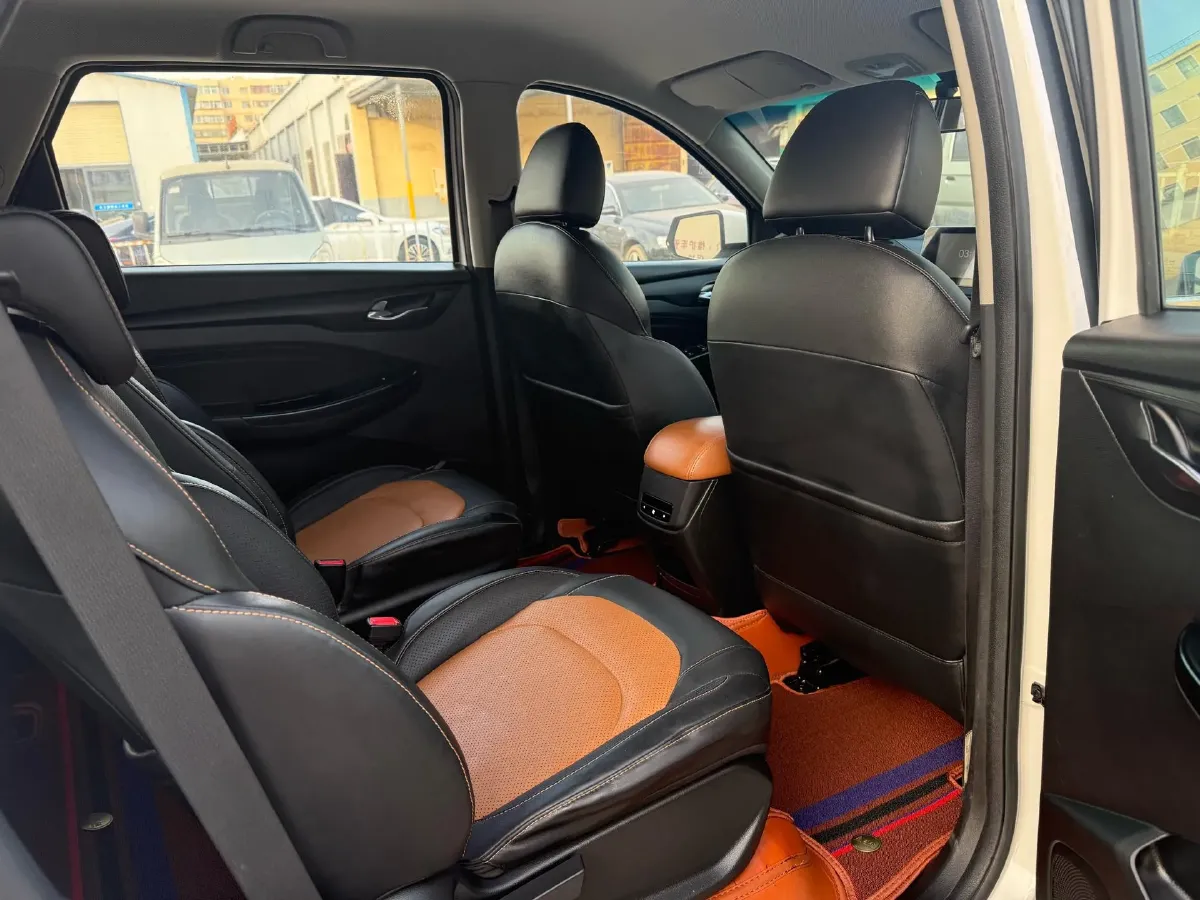 2019 WuLing HongGuang S3 1.5L 112HP L4 6MT,autocango,china used car exporter,china ev exporter,chinese used car exporter,chinese used ev exporter