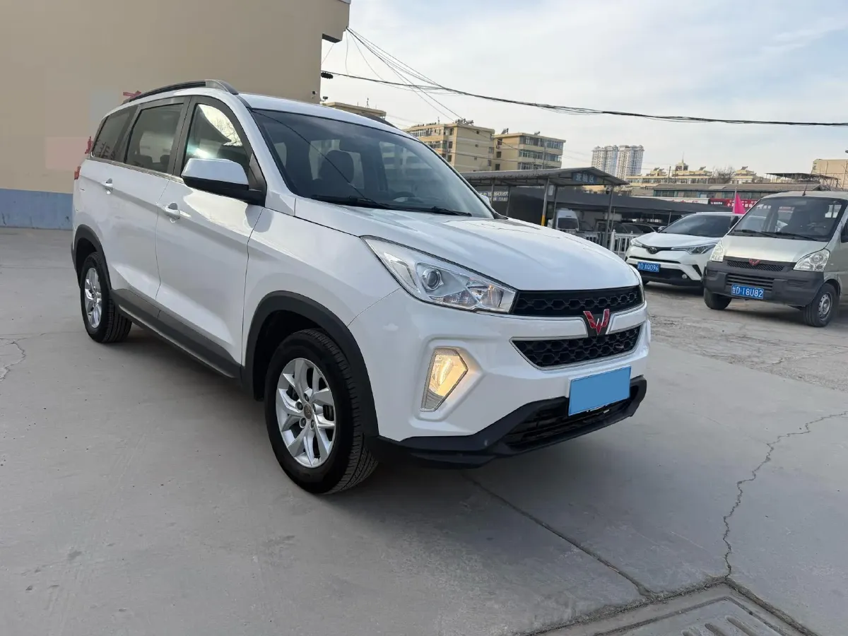 2019 WuLing HongGuang S3 1.5L 112HP L4 6MT,autocango,china used car exporter,china ev exporter,chinese used car exporter,chinese used ev exporter