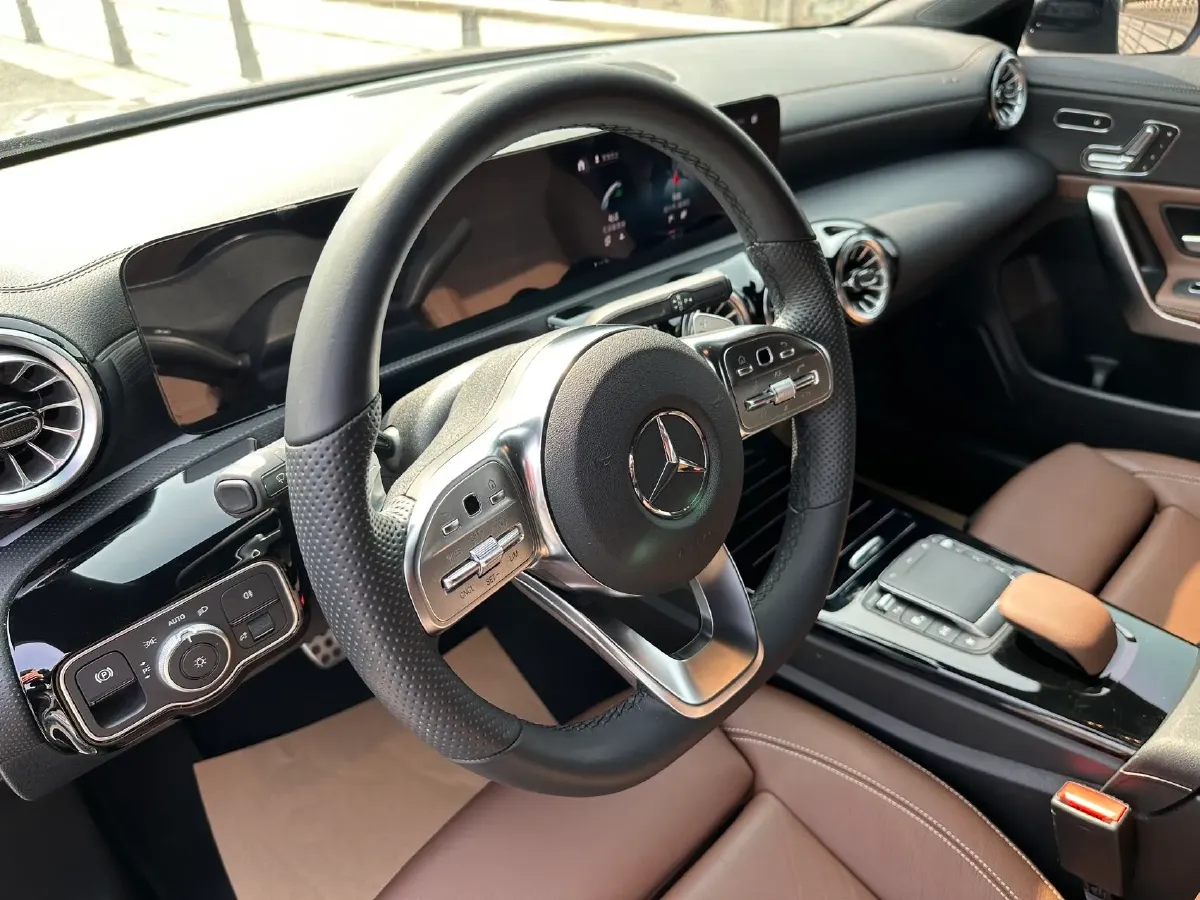 2022 Mercedes-Benz CLA Class 2.0T 224HP L4 7DCT,autocango,china used car exporter,china ev exporter,chinese used car exporter,chinese used ev exporter