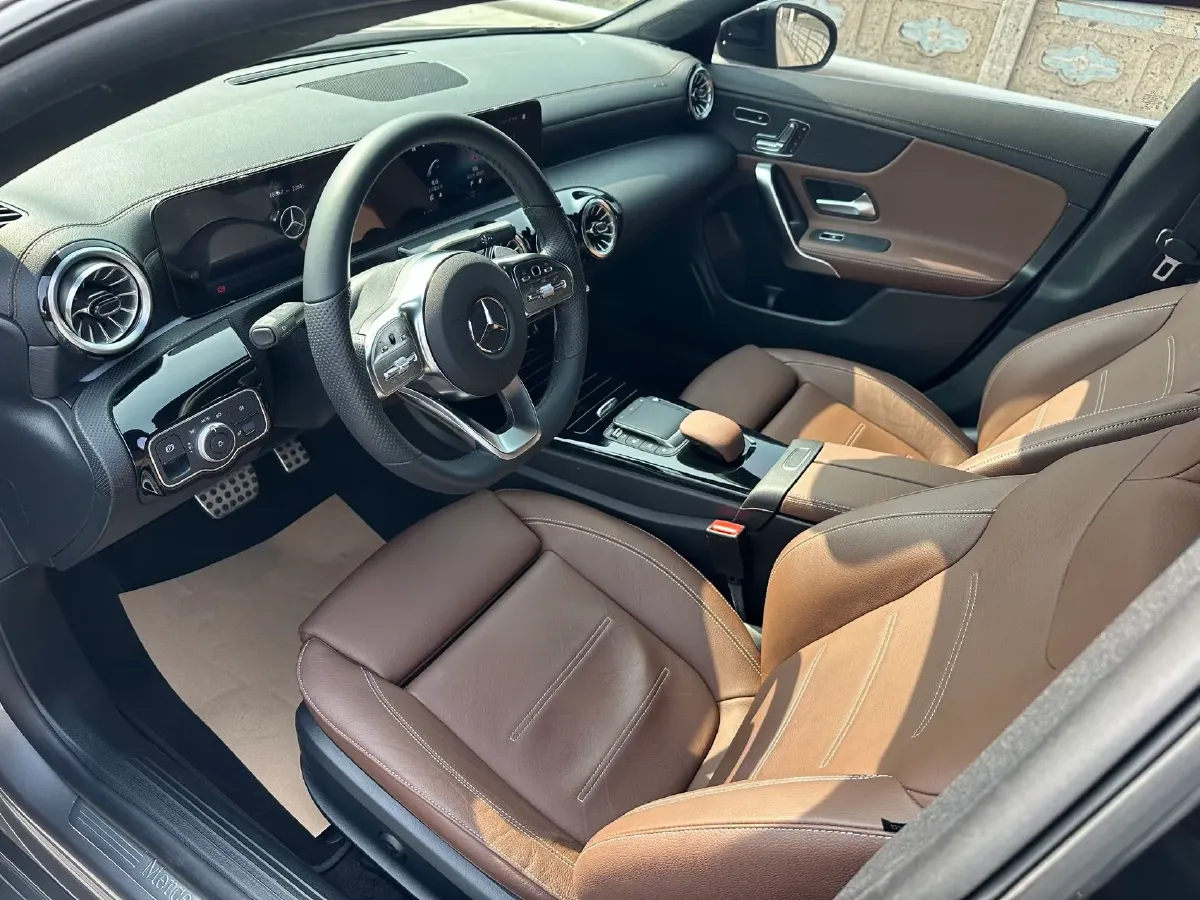 2022 Mercedes-Benz CLA Class 2.0T 224HP L4 7DCT,autocango,china used car exporter,china ev exporter,chinese used car exporter,chinese used ev exporter