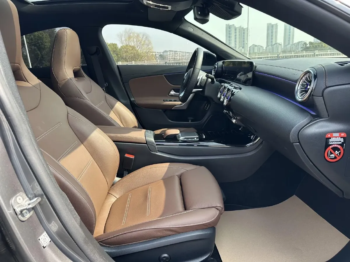 2022 Mercedes-Benz CLA Class 2.0T 224HP L4 7DCT,autocango,china used car exporter,china ev exporter,chinese used car exporter,chinese used ev exporter