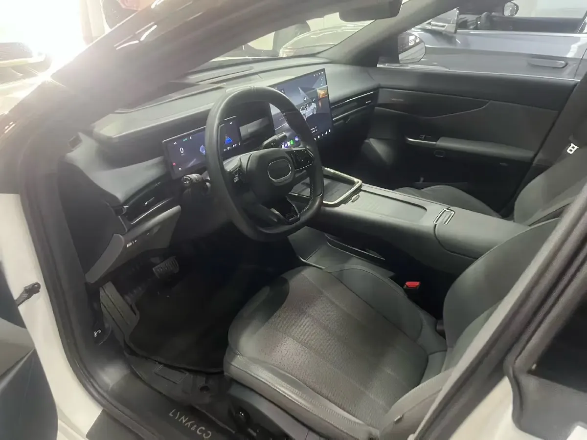 2024 LYNK&CO 01 2.0T 254HP L4 8AT,autocango,china used car exporter,china ev exporter,chinese used car exporter,chinese used ev exporter