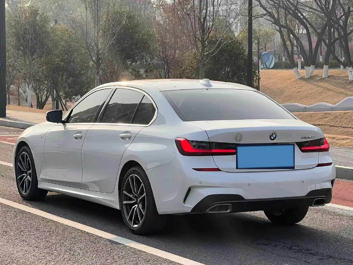 2022 BMW 3 Series 2.0T 184HP L4 8AT,autocango,china used car exporter,china ev exporter,chinese used car exporter,chinese used ev exporter