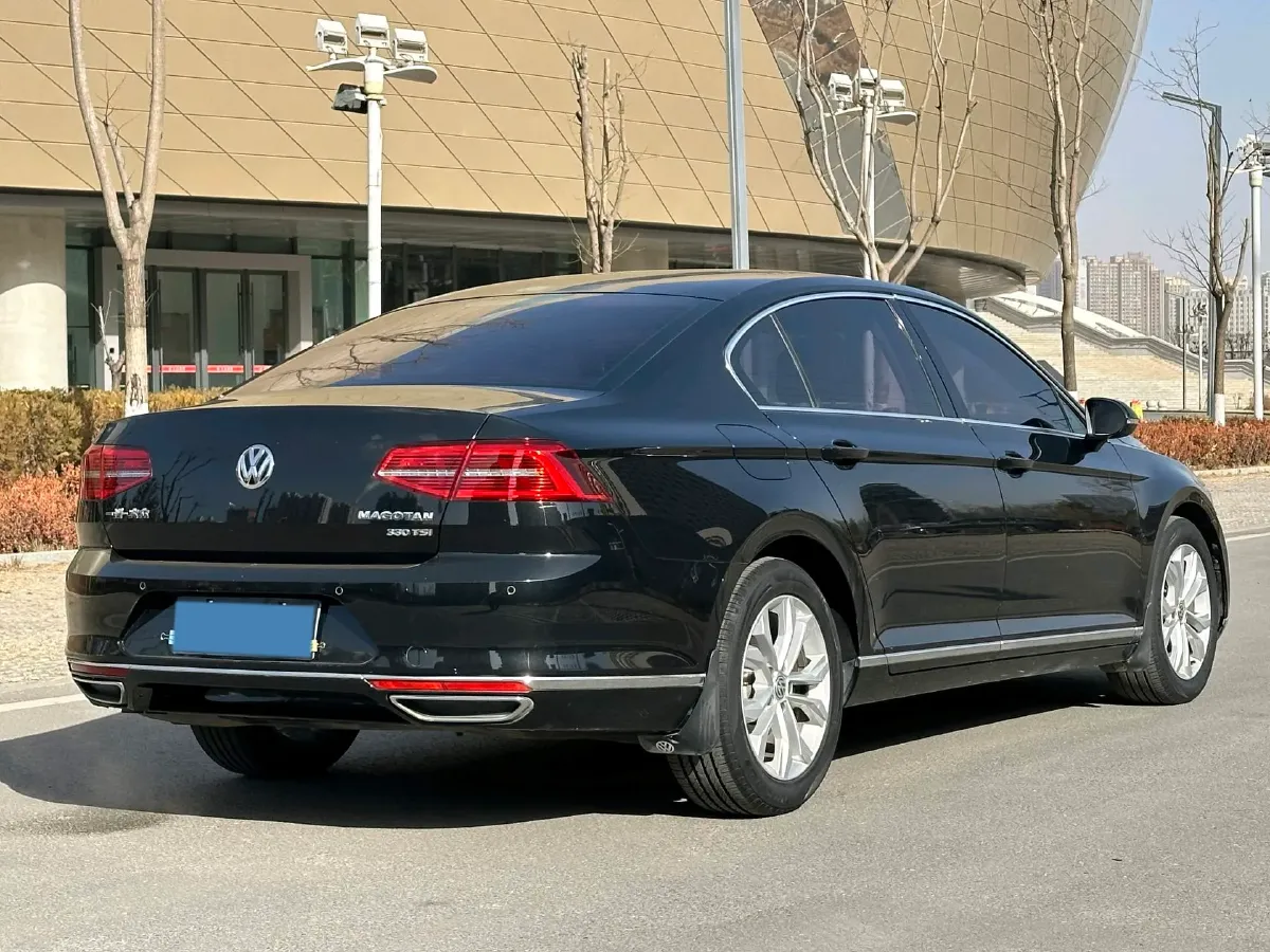 2017 Volkswagen Magotan 1.8T 180HP L4 7DCT,autocango,china used car exporter,china ev exporter,chinese used car exporter,chinese used ev exporter