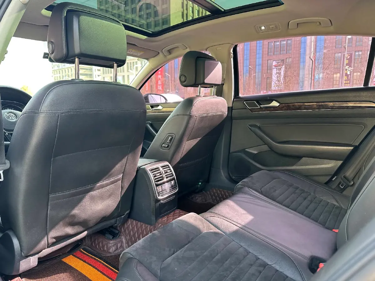 2017 Volkswagen Magotan 1.8T 180HP L4 7DCT,autocango,china used car exporter,china ev exporter,chinese used car exporter,chinese used ev exporter