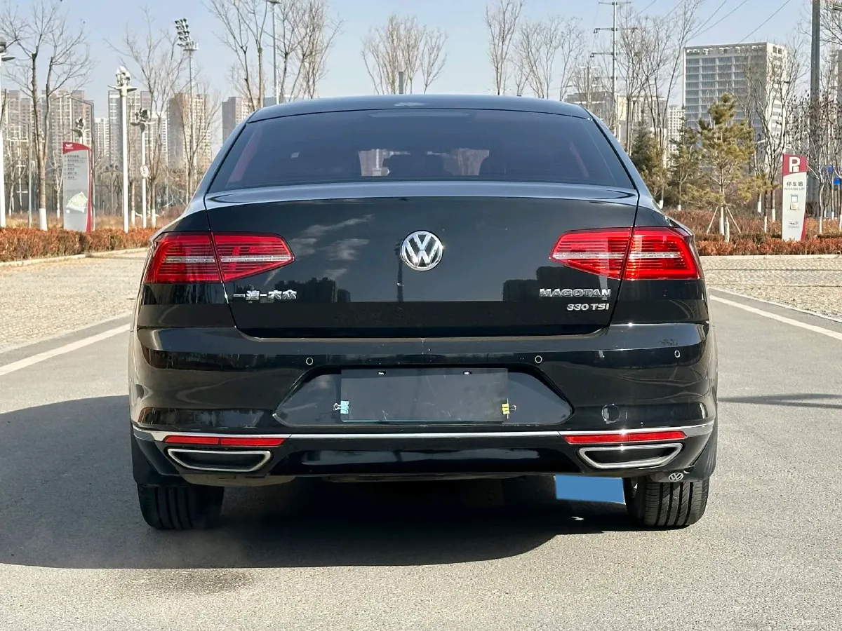2017 Volkswagen Magotan 1.8T 180HP L4 7DCT,autocango,china used car exporter,china ev exporter,chinese used car exporter,chinese used ev exporter