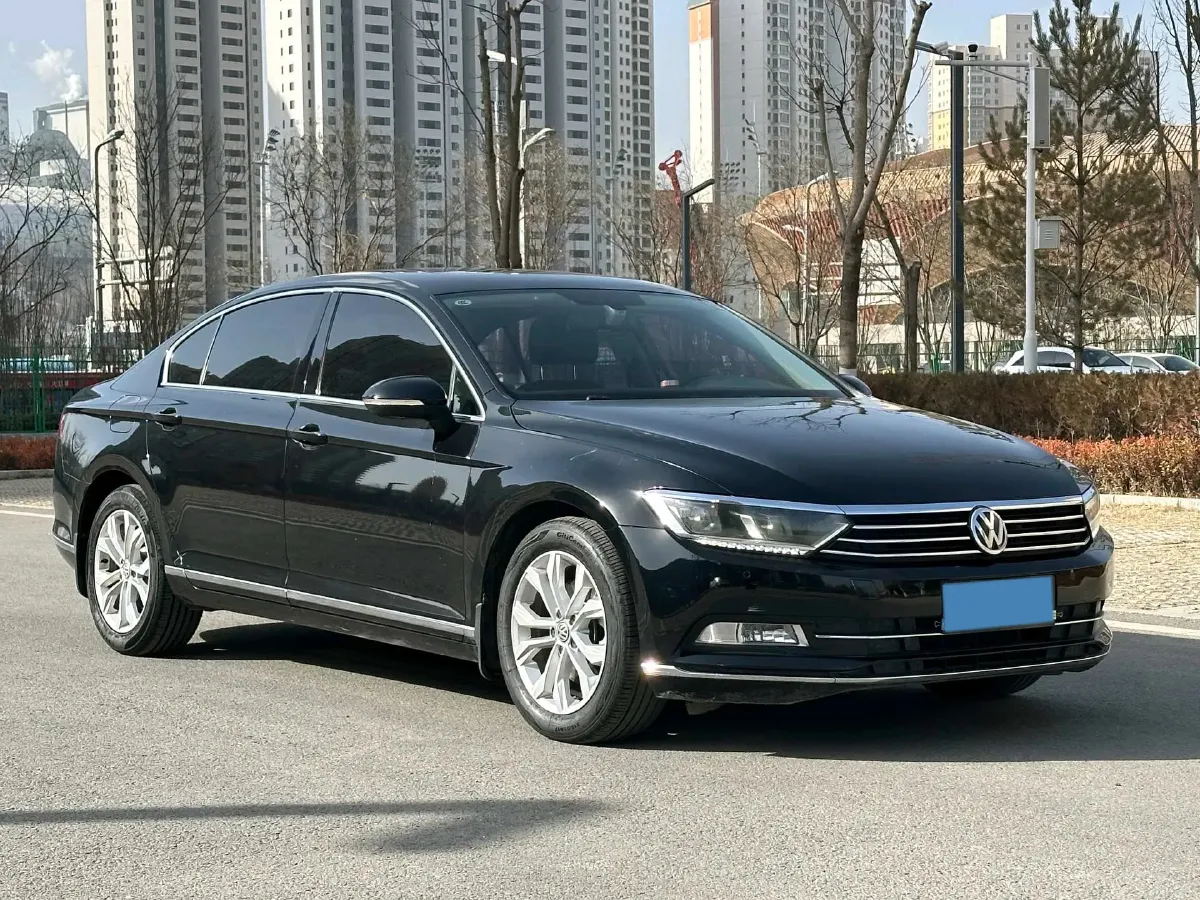2017 Volkswagen Magotan 1.8T 180HP L4 7DCT,autocango,china used car exporter,china ev exporter,chinese used car exporter,chinese used ev exporter