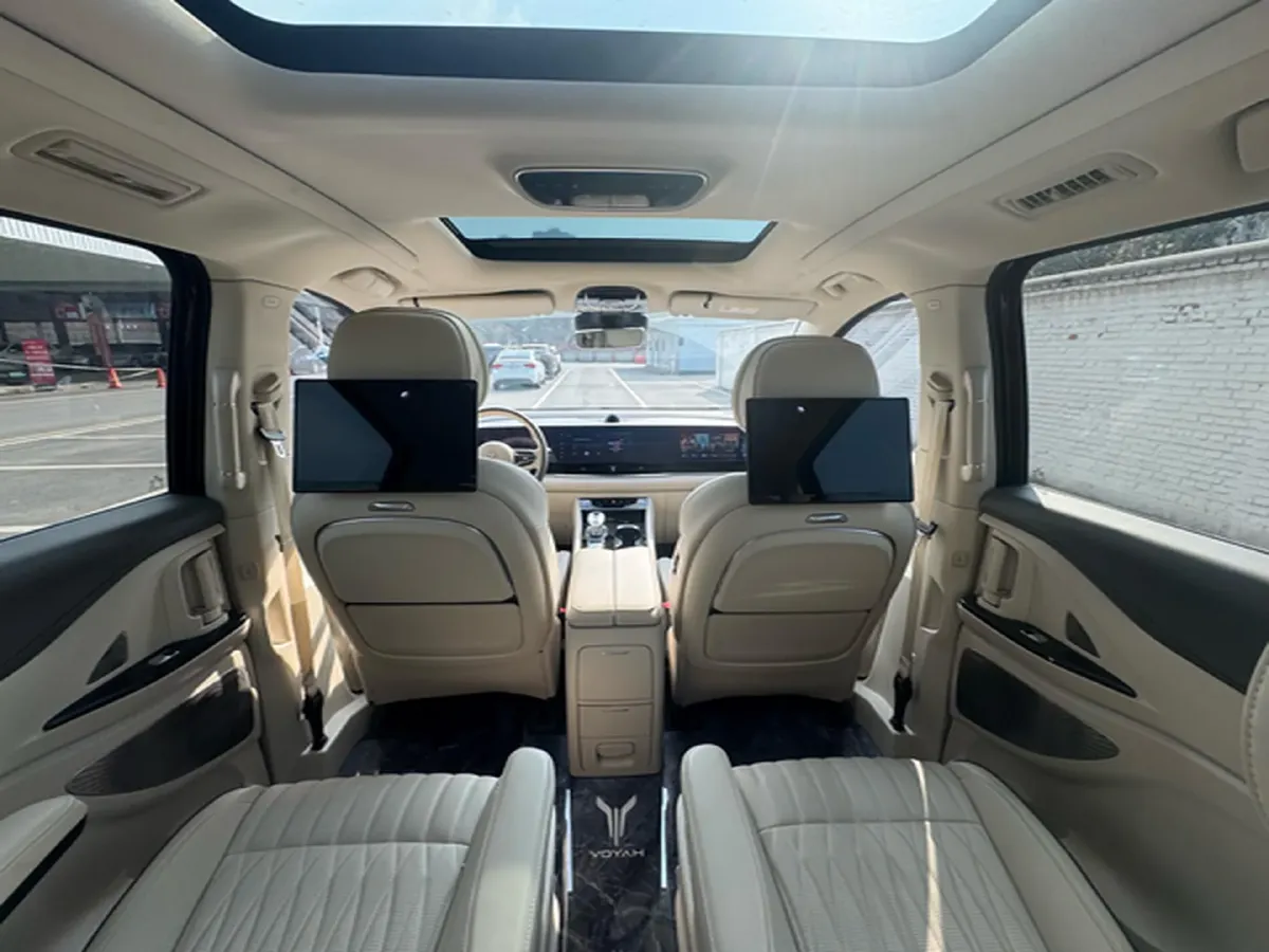 2022 Voyah Dream 1.5T 136HP L4 PHEV 25.57KWH,autocango,china used car exporter,china ev exporter,chinese used car exporter,chinese used ev exporter