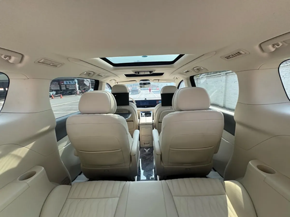 2022 Voyah Dream 1.5T 136HP L4 PHEV 25.57KWH,autocango,china used car exporter,china ev exporter,chinese used car exporter,chinese used ev exporter