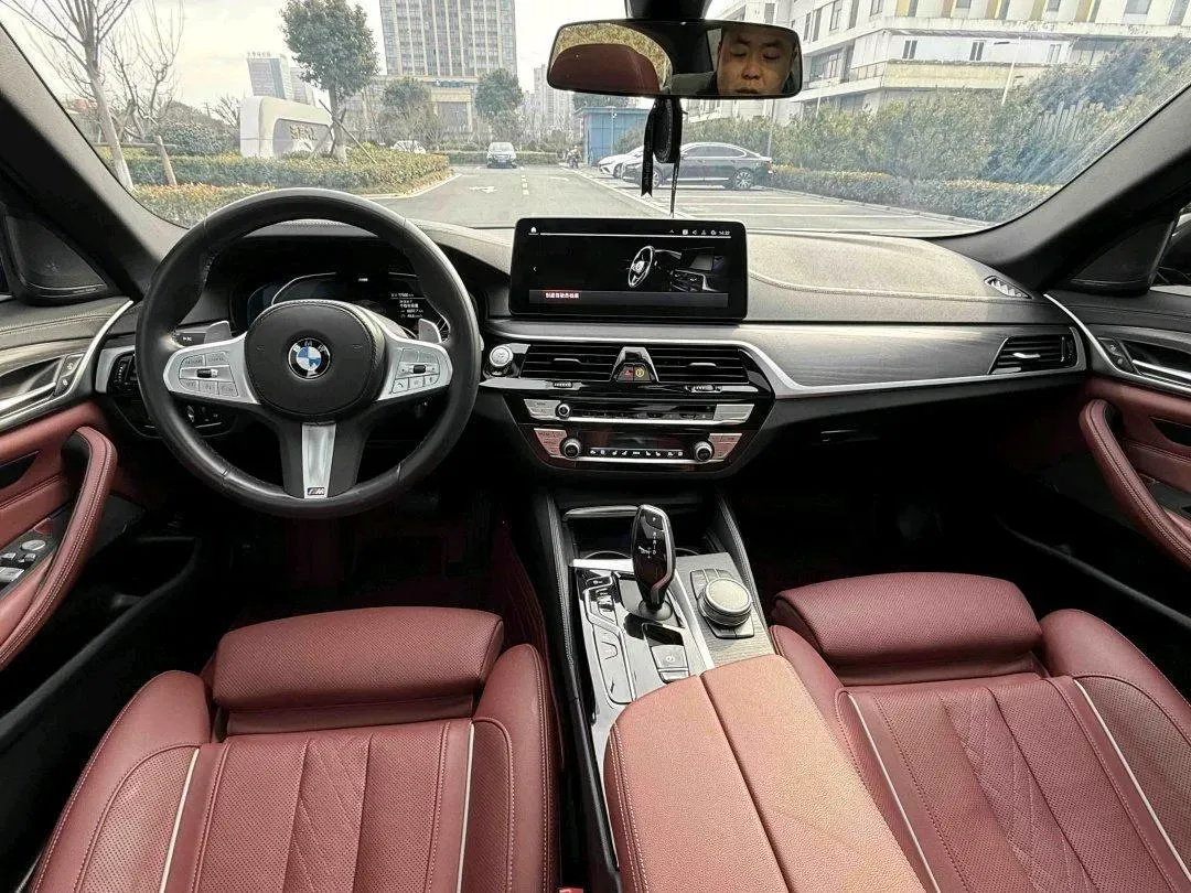 2023 BMW 5 Series 2.0T 245HP L4 8AT,autocango,china used car exporter,china ev exporter,chinese used car exporter,chinese used ev exporter