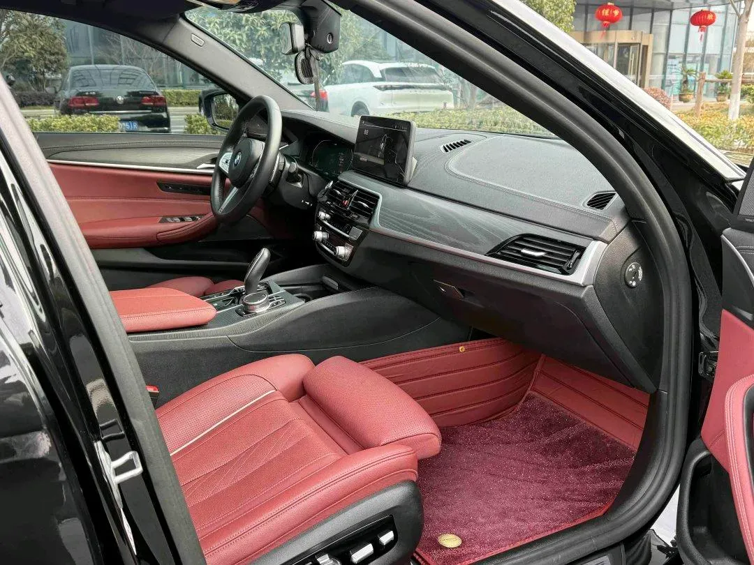 2023 BMW 5 Series 2.0T 245HP L4 8AT,autocango,china used car exporter,china ev exporter,chinese used car exporter,chinese used ev exporter