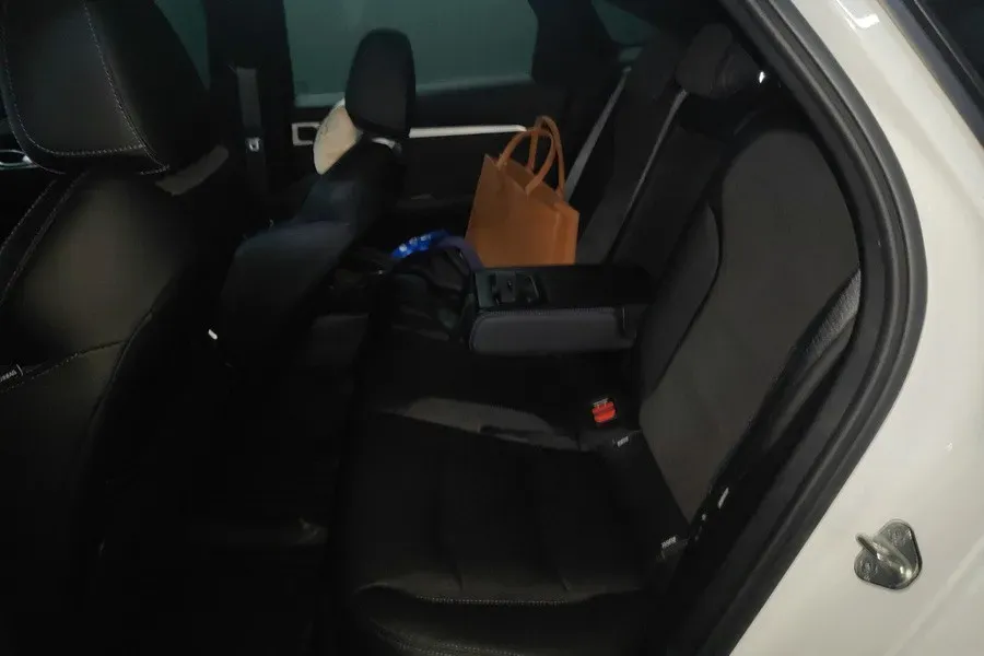 2024 Geely Preface 2.0T 190HP L4 7DCT,autocango,china used car exporter,china ev exporter,chinese used car exporter,chinese used ev exporter