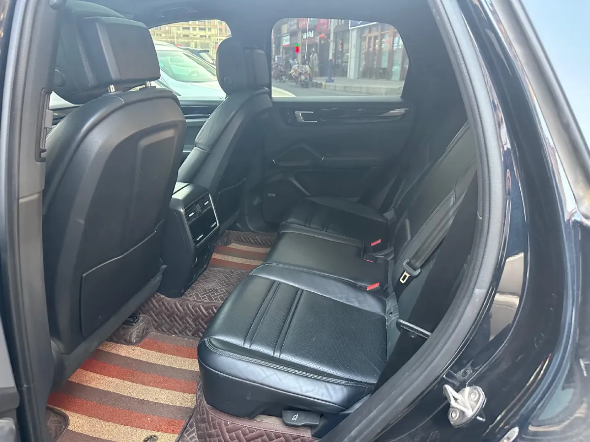 2022 Porsche Cayenne 2.0T 252HP L4 8AT PHEV 17.9KWH,autocango,china used car exporter,china ev exporter,chinese used car exporter,chinese used ev exporter