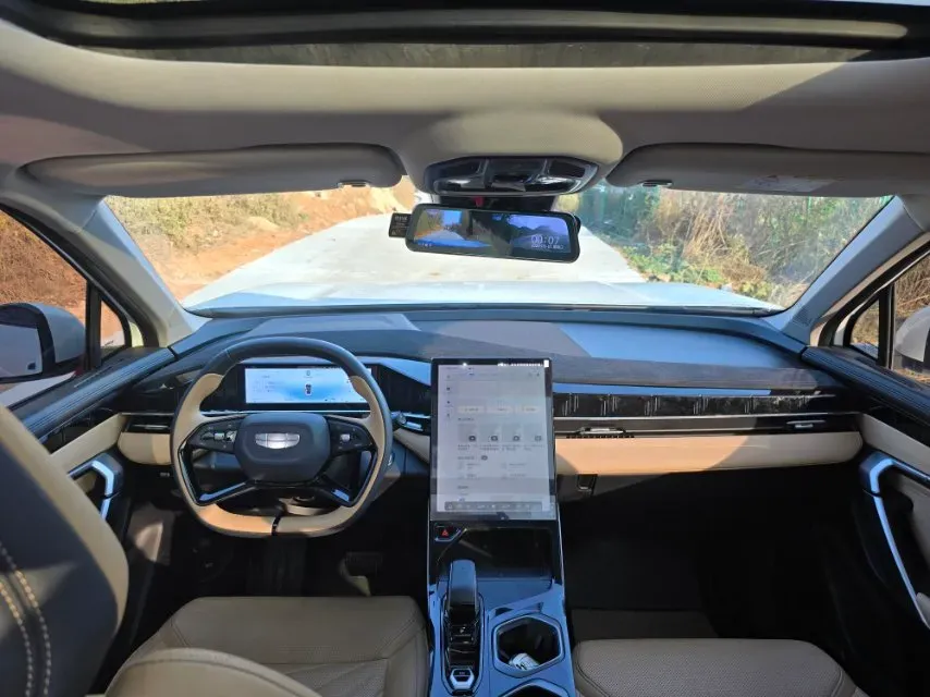 2024 Geely StarRay 1.5T 181HP L4 7DCT,autocango,china used car exporter,china ev exporter,chinese used car exporter,chinese used ev exporter