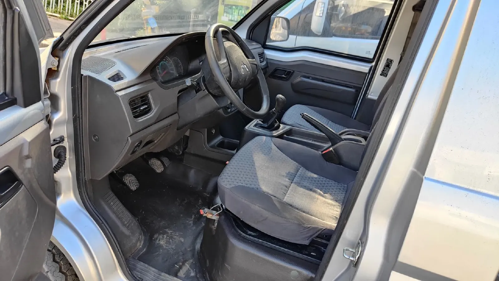 2023 WuLing RongGuang New Truck 2.0L 136HP L4 5MT,autocango,china used car exporter,china ev exporter,chinese used car exporter,chinese used ev exporter