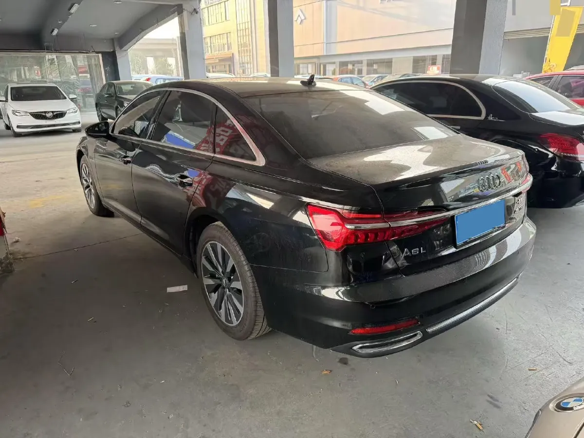 2021 Audi A6L 2.0T 224HP L4 7DCT,autocango,china used car exporter,china ev exporter,chinese used car exporter,chinese used ev exporter