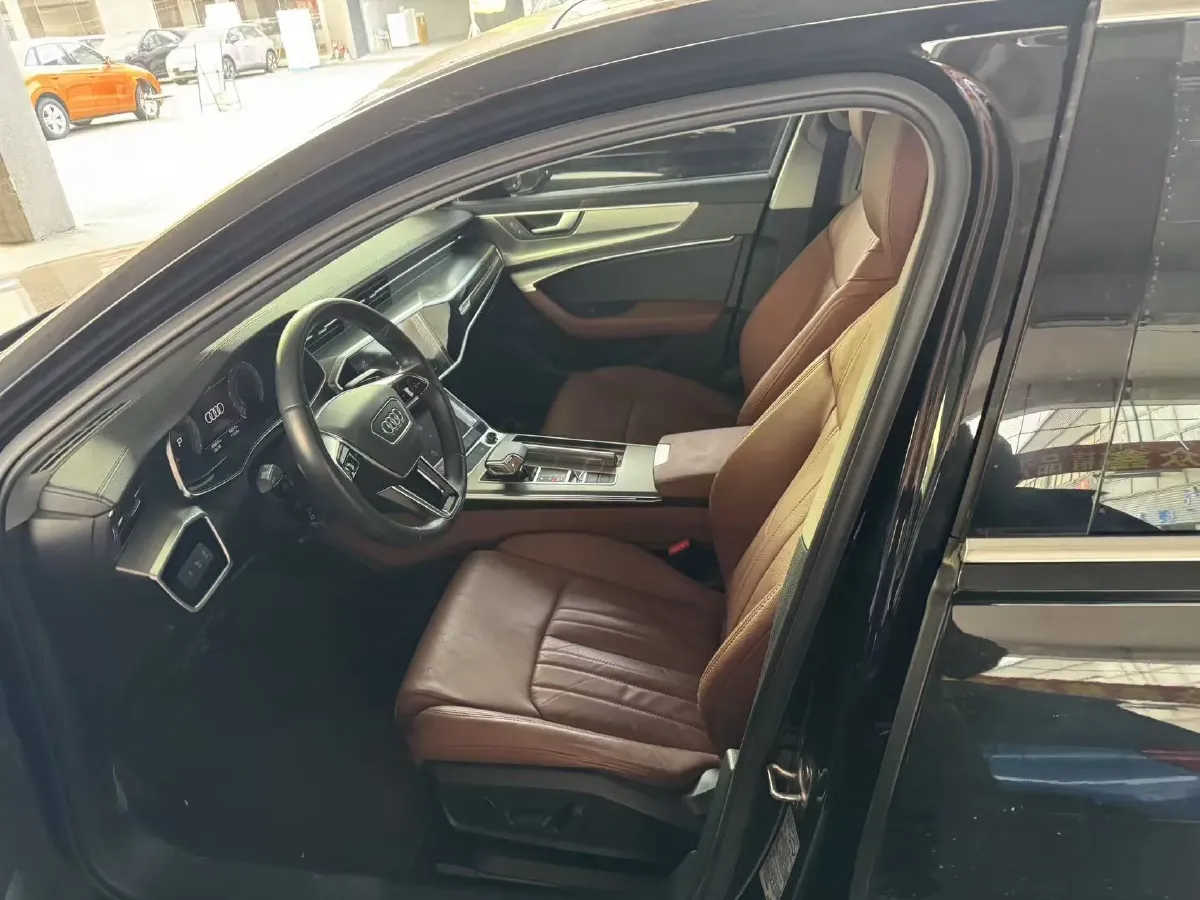 2021 Audi A6L 2.0T 224HP L4 7DCT,autocango,china used car exporter,china ev exporter,chinese used car exporter,chinese used ev exporter