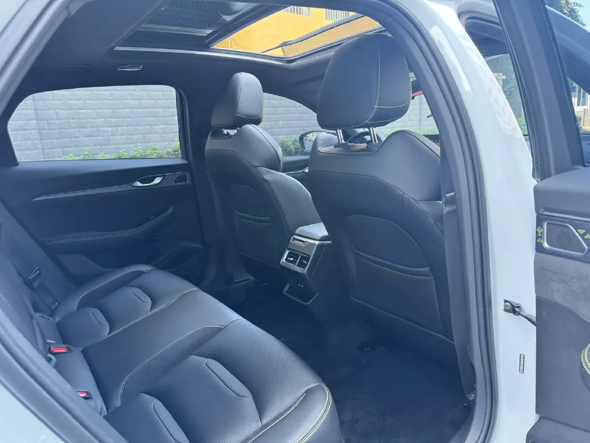 2021 Geely Preface 2.0T 190HP L4 7DCT,autocango,china used car exporter,china ev exporter,chinese used car exporter,chinese used ev exporter