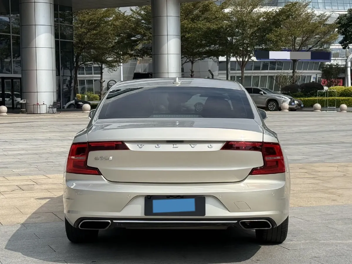 2018 Volvo S90 2.0T 190HP L4 8AT,autocango,china used car exporter,china ev exporter,chinese used car exporter,chinese used ev exporter