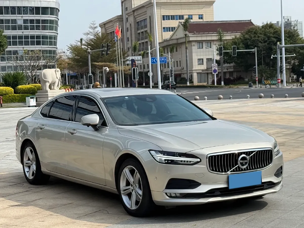 2018 Volvo S90 2.0T 190HP L4 8AT,autocango,china used car exporter,china ev exporter,chinese used car exporter,chinese used ev exporter