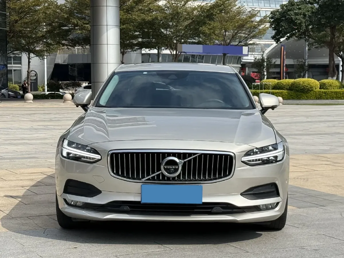 2018 Volvo S90 2.0T 190HP L4 8AT,autocango,china used car exporter,china ev exporter,chinese used car exporter,chinese used ev exporter