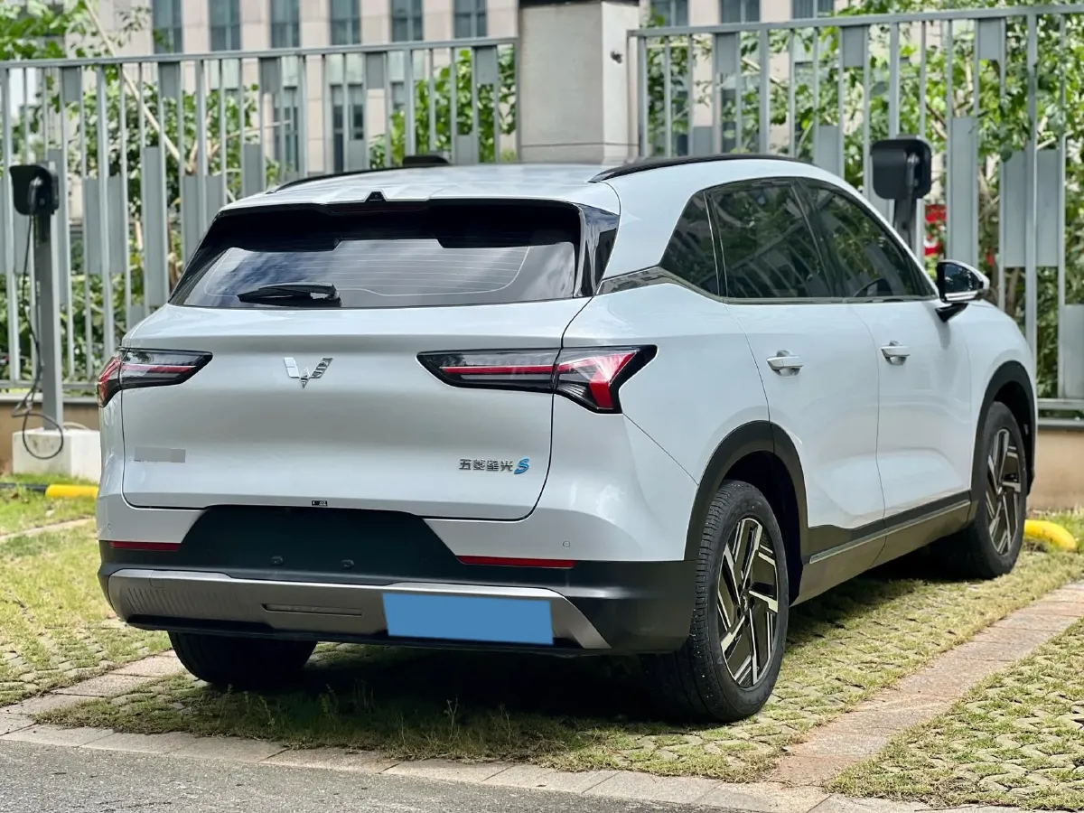 2024 WuLing XingGuangS BEV 60KWH,autocango,china used car exporter,china ev exporter,chinese used car exporter,chinese used ev exporter