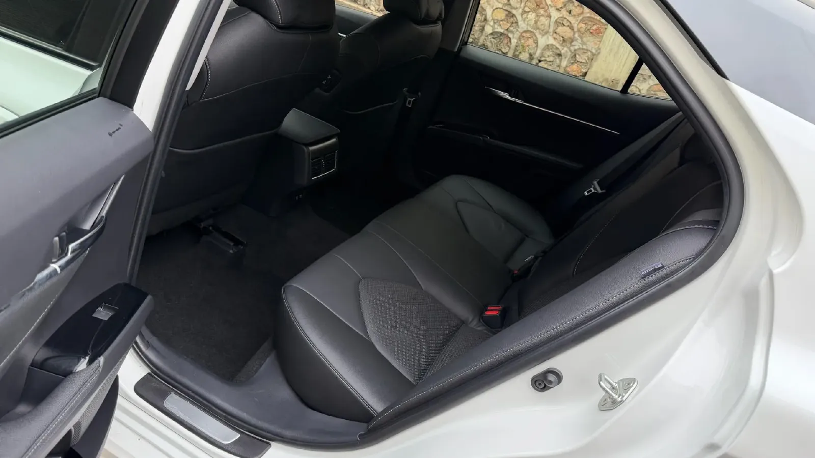 2021 Toyota Camry 2.5L 209HP L4 8AT,autocango,china used car exporter,china ev exporter,chinese used car exporter,chinese used ev exporter