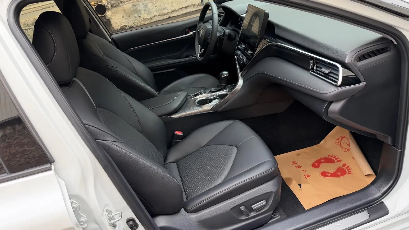 2021 Toyota Camry 2.5L 209HP L4 8AT,autocango,china used car exporter,china ev exporter,chinese used car exporter,chinese used ev exporter