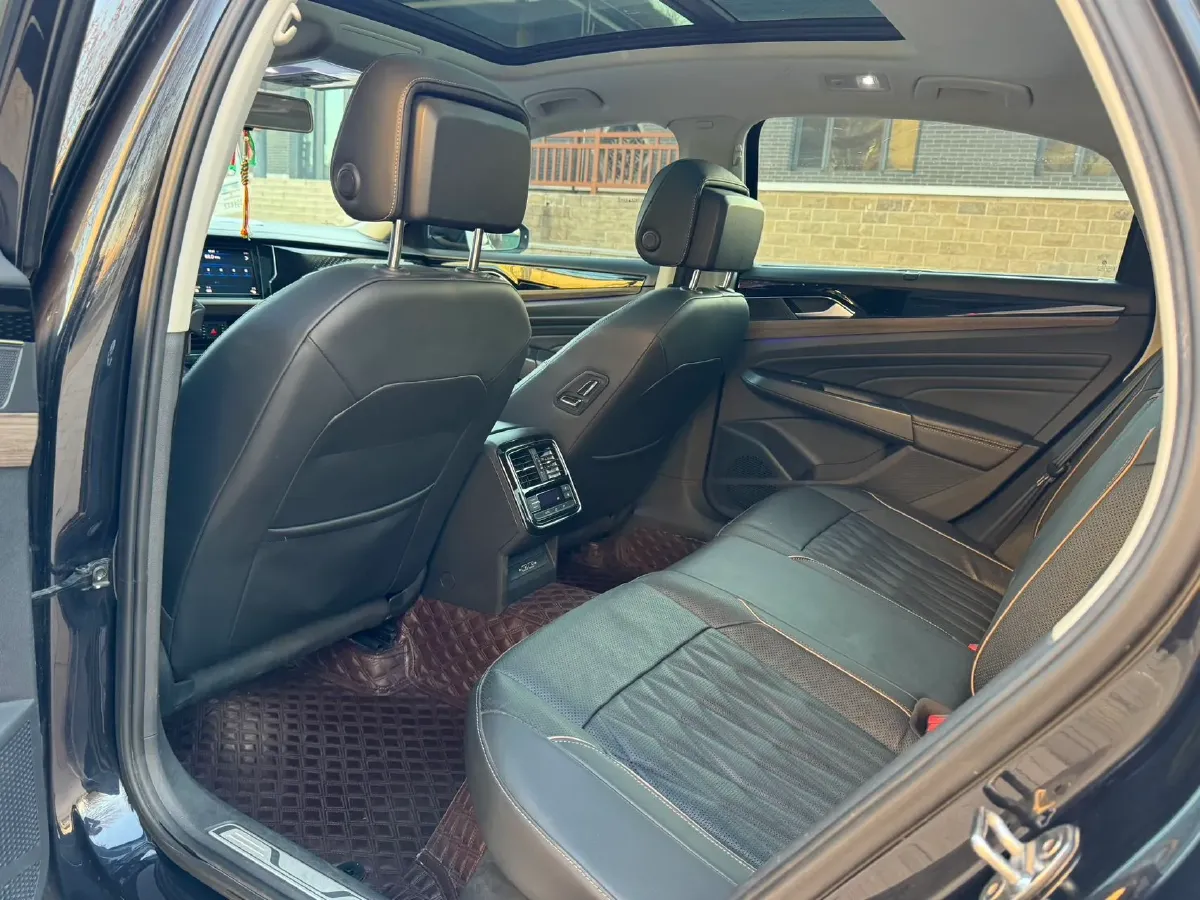 2019 Volvo V40 1.5T 152HP L4 6AT,autocango,china used car exporter,china ev exporter,chinese used car exporter,chinese used ev exporter