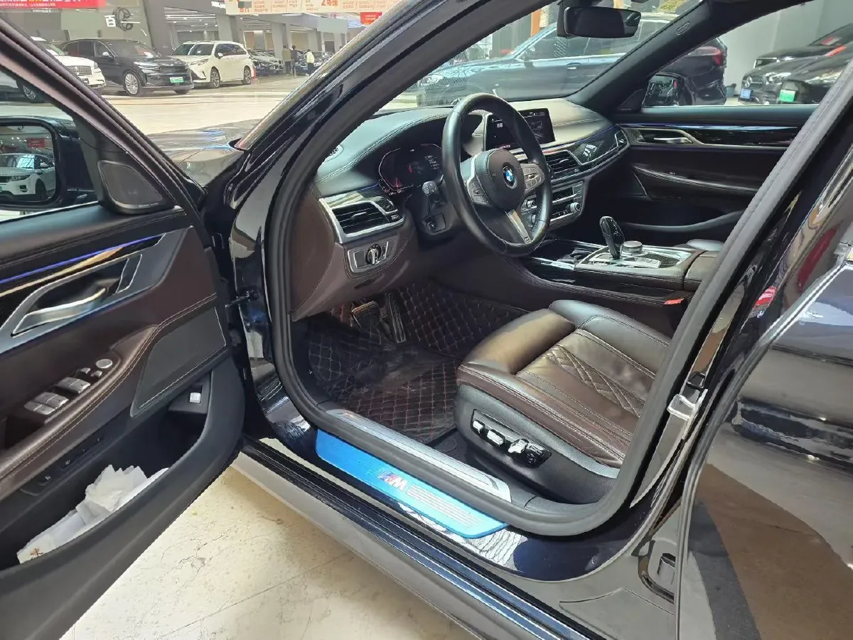 2019 BMW 7 Series 2.0T 265HP L4 8AT,autocango,china used car exporter,china ev exporter,chinese used car exporter,chinese used ev exporter