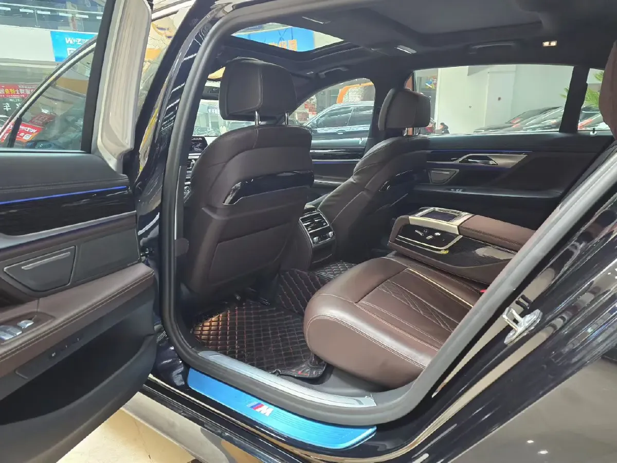 2019 BMW 7 Series 2.0T 265HP L4 8AT,autocango,china used car exporter,china ev exporter,chinese used car exporter,chinese used ev exporter