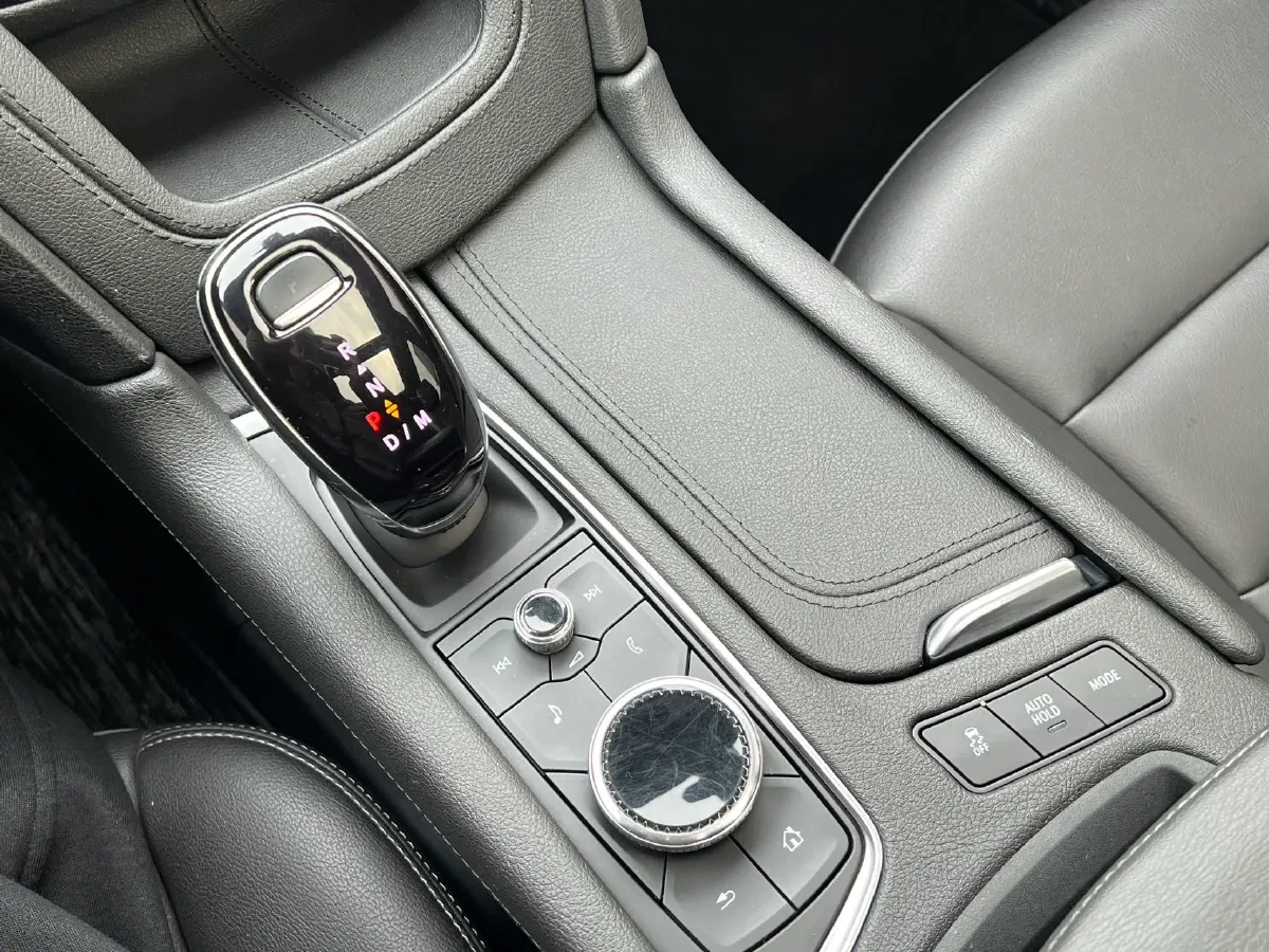 2021 Cadillac XT5 2.0T 237HP L4 9AT,autocango,china used car exporter,china ev exporter,chinese used car exporter,chinese used ev exporter