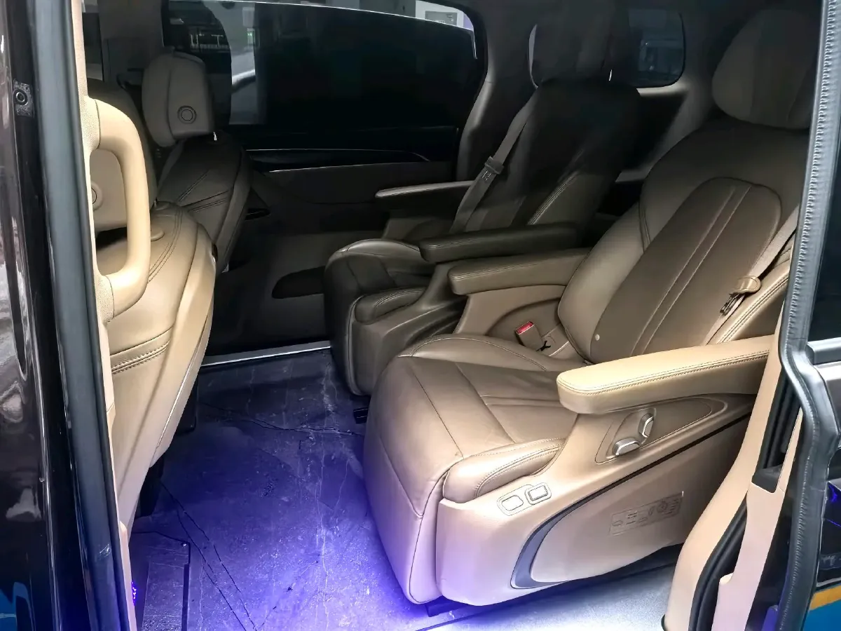 2021 Buick GL8 2.0T 237HP L4 9AT,autocango,china used car exporter,china ev exporter,chinese used car exporter,chinese used ev exporter