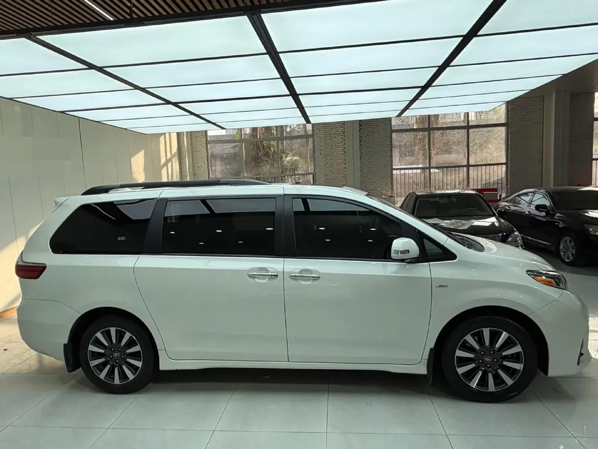 2019 Toyota Avalon 2.0L 178HP L4 CVT,autocango,china used car exporter,china ev exporter,chinese used car exporter,chinese used ev exporter