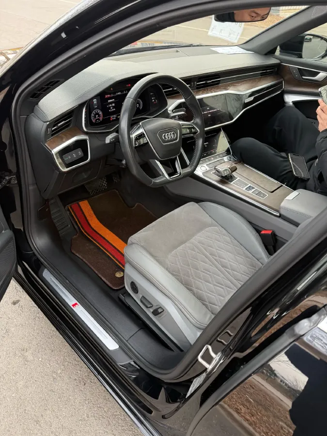 2020 Audi A6L 3.0T 340HP V6 7DCT,autocango,china used car exporter,china ev exporter,chinese used car exporter,chinese used ev exporter