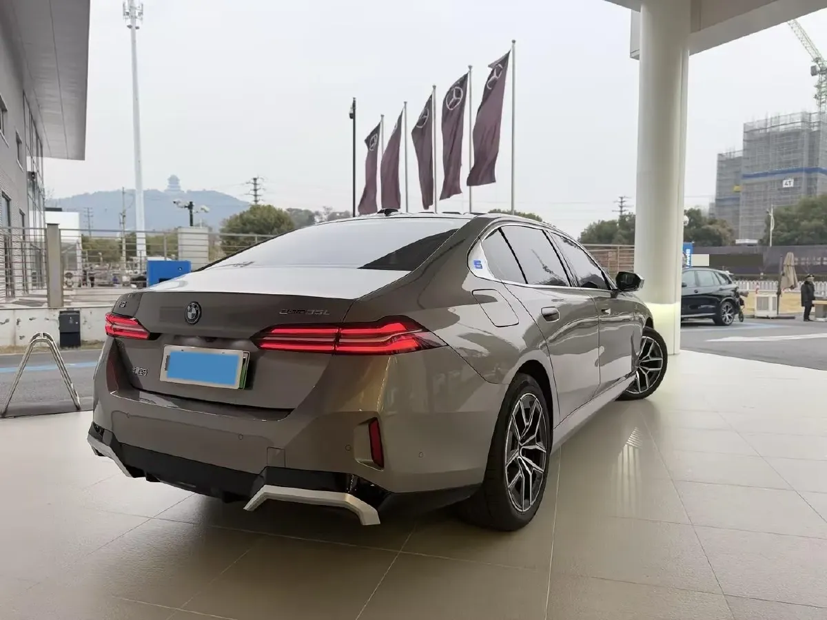 2024 BMW i5 BEV 79.05KWH,autocango,china used car exporter,china ev exporter,chinese used car exporter,chinese used ev exporter