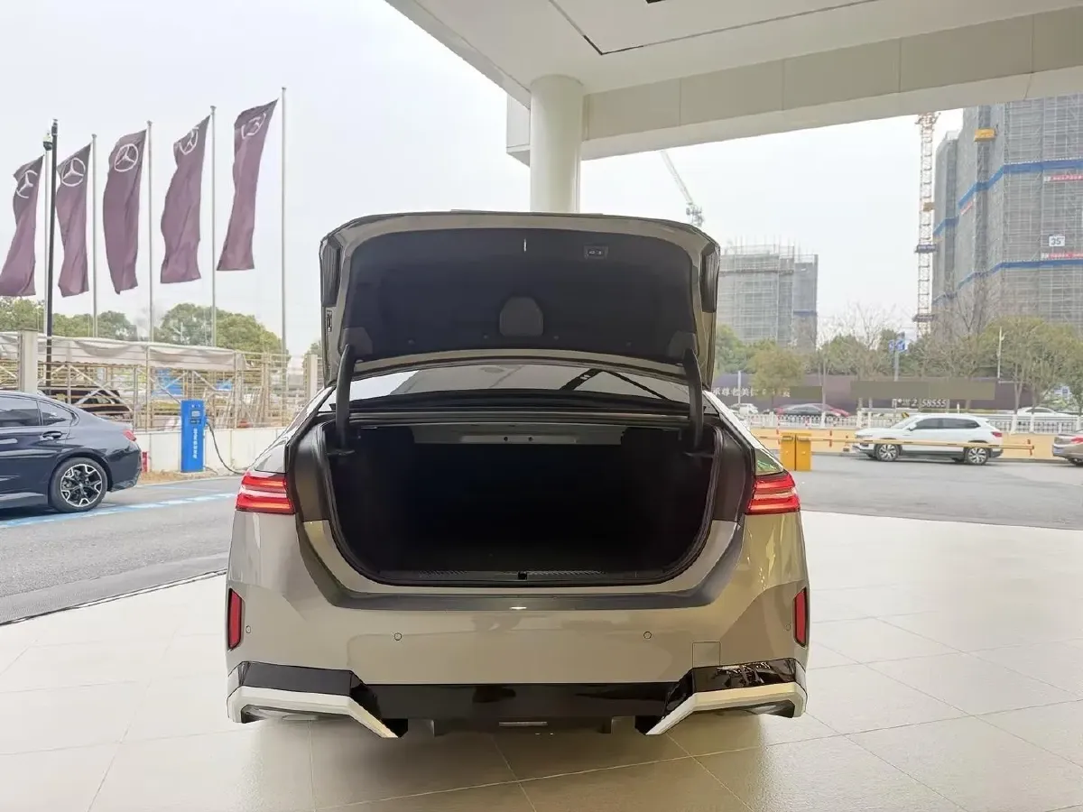 2024 BMW i5 BEV 79.05KWH,autocango,china used car exporter,china ev exporter,chinese used car exporter,chinese used ev exporter