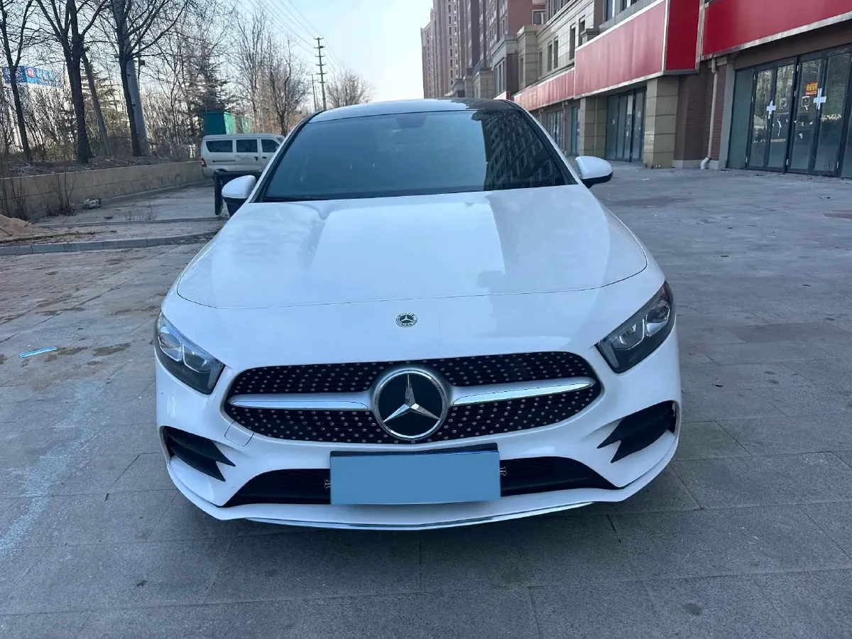 2022 Mercedes-Benz A Class 1.3T 163HP L4 7DCT,autocango,china used car exporter,china ev exporter,chinese used car exporter,chinese used ev exporter