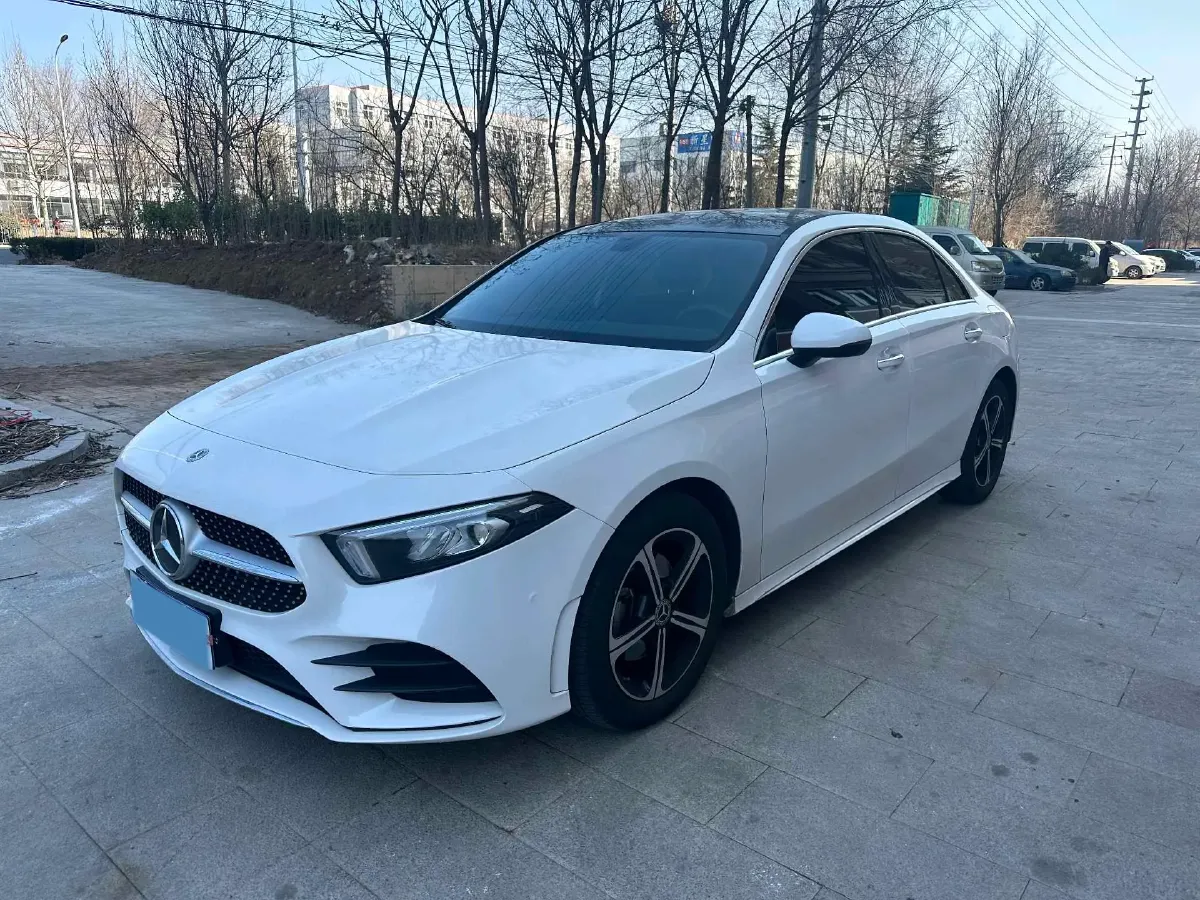 2022 Mercedes-Benz A Class 1.3T 163HP L4 7DCT,autocango,china used car exporter,china ev exporter,chinese used car exporter,chinese used ev exporter