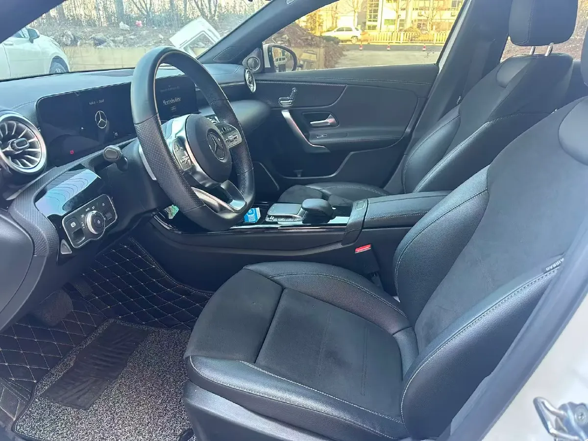 2022 Mercedes-Benz A Class 1.3T 163HP L4 7DCT,autocango,china used car exporter,china ev exporter,chinese used car exporter,chinese used ev exporter