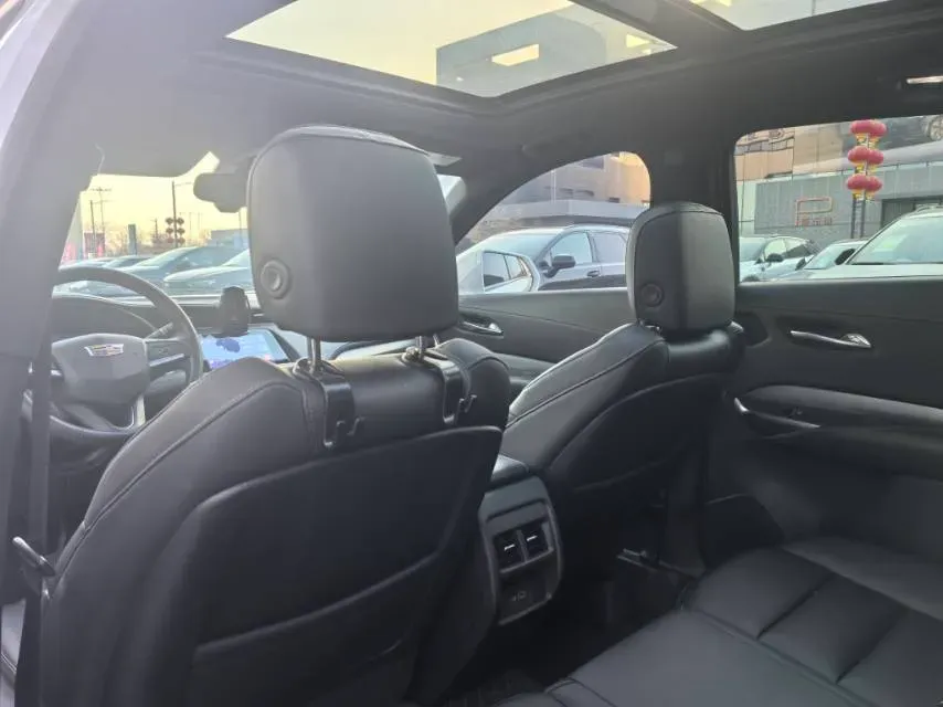 2021 Cadillac XT4 2.0T 237HP L4 9AT,autocango,china used car exporter,china ev exporter,chinese used car exporter,chinese used ev exporter