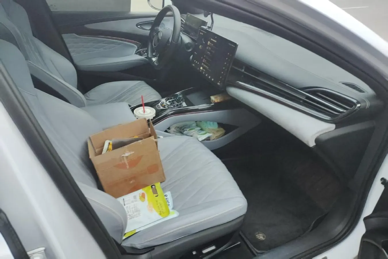 2022 MAXUS DaJia 5 BEV 70KWH,autocango,china used car exporter,china ev exporter,chinese used car exporter,chinese used ev exporter