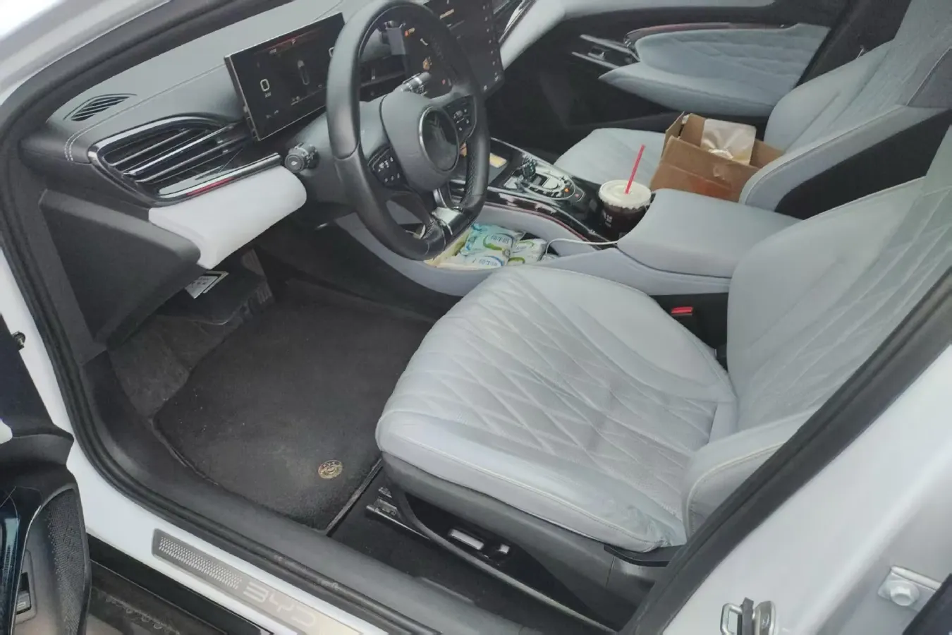 2022 MAXUS DaJia 5 BEV 70KWH,autocango,china used car exporter,china ev exporter,chinese used car exporter,chinese used ev exporter